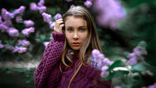 Woman purple sweater purple flower - a picture free wallpaper for desktop