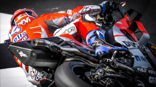 Motorcycle helmet rider leaning track - leaning free wallpaper