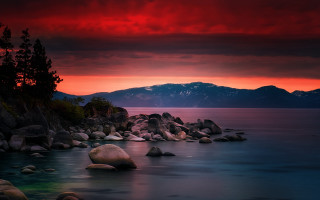 Red sky lake mountains trees - the foreground and mountains free wallpaper