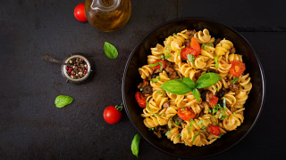 Pasta tomatoes basil meat black - coppo di marcovaldo free wallpaper