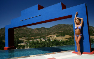 Woman bikini pool mountains blue - an art deco sculpture free wallpaper