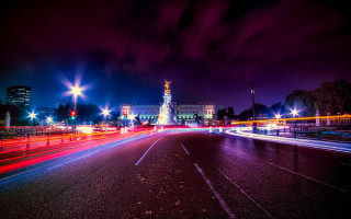 Cityscape night streetlights lightStreaks aurora - long exposure free wallpaper