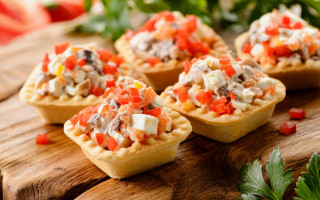 Wooden cutting board mini pizzas - mini free wallpaper