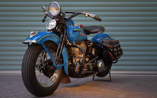 Blue motorcycle garage green wall - a blue motorcycle free wallpaper