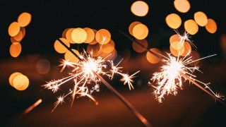 Sparklers table lights bokeh fireworks - video art free wallpaper