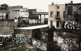 City graffiti sky background view - graffiti paint free wallpaper