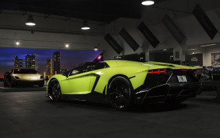 Yellow sports car garage white - rim free wallpaper