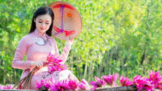 Woman pink dress fan flower - ding guanpeng free wallpaper