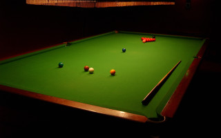 Pool table green cloth balls - a pool table free wallpaper