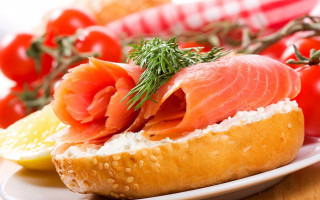 Salmon tomatoes plate knife fork - the side of the plate free wallpaper