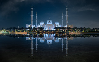 Large building cityscape night starry - arabesque free wallpaper for desktop