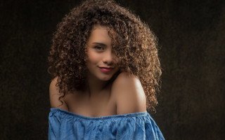 Woman curly hair blue offshoulder - curly hair free wallpaper