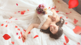 Woman flowers petals bathroom romantic - a bouquet of flowers free wallpaper