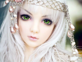 Woman white hair green eyes 2 - realistic eye free wallpaper