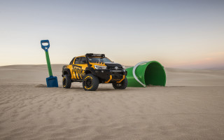 Yellow truck desert green barrel - eric dinyer free wallpaper