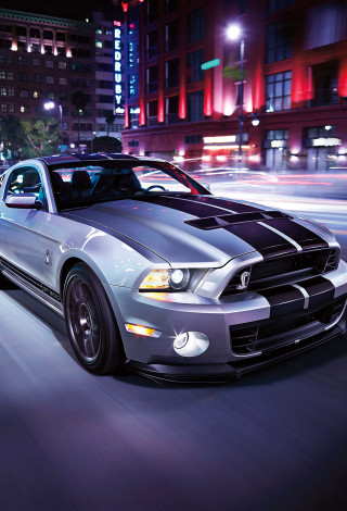 Silver mustang city street night - a black stripe free wallpaper