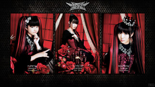 Gothic woman crown red background - ayami kojima free wallpaper
