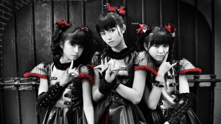Three girls costumes posing fingers - their finger free wallpaper
