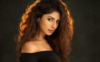 Ayshia taskin black background fire - ayshia taşkın free wallpaper