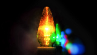 Light bulb closeup glowing bokeh - bokeh free wallpaper