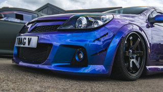 Blue car parking lot building 4 - glossy free wallpaper