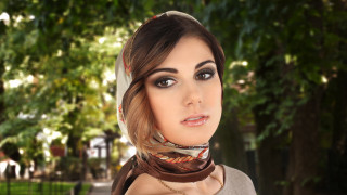 Woman scarf park christmas bokeh - a scarf free wallpaper