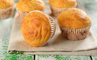 Muffin napkin background green outdoor - a table top free wallpaper