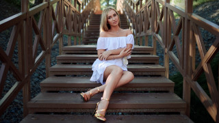 Elina karimova white dress gold - leg free wallpaper