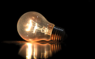 Light bulb reflection shiny surface - diffuse free wallpaper