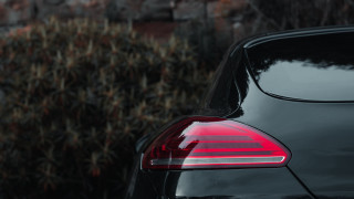 Car tail light bushes house - neoism free wallpaper