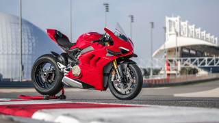 Red motorcycle race track stadium - duccio free wallpaper