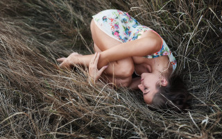 Woman floral dress field hands - floral free wallpaper
