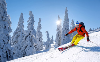 Skiing man snowy mountain sky - the sky behind free wallpaper