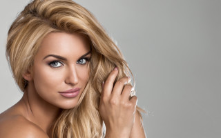 Blonde woman blue eyes ring - realistic shaded perfect face free wallpaper