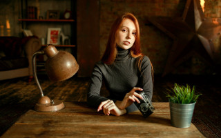 Woman camera pottedplant portrait blurry - anka zhuravleva free wallpaper