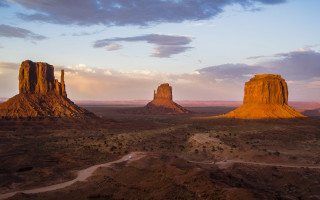 Desert river rock formation sky - a desert landscape free wallpaper