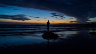 Beach sunset portrait clouds ocean - dave allsop free wallpaper