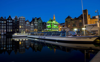 Harbor boat night cityscape green - a harbor free wallpaper