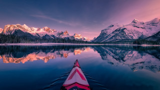 Tranquil mountain water sunset gradient - sky above free wallpaper