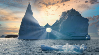 Iceberg ocean sunbeam matte painting - a sunbeam in the background free wallpaper