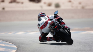 Motorcycle race helmet mecha desert - redshift free wallpaper