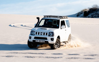 White truck snow hill tilt - du jin free wallpaper