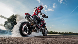 Man motorcycle dirt road cloudy - a dirt road free wallpaper
