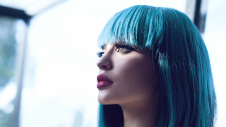 Blue hair green wig woman - the building free wallpaper for desktop