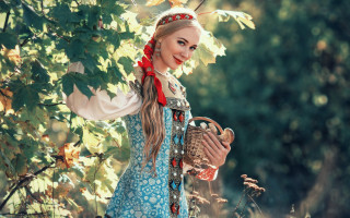 Woman blue dress basket tree - a basket free wallpaper