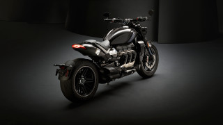 Motorcycle darkroom blackbackground blackfloor cgstudio - panfuturism free wallpaper