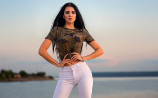 Beach woman camo shirt white - a beach free wallpaper