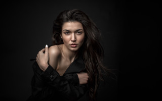 Woman cigarette black background portrait - a cigarette free wallpaper for desktop