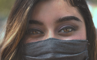 Woman blackmask neoplasticism detaileyes portrait - a black mask free wallpaper