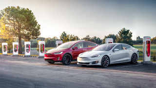 Electric cars parked gas pump - les automatiste free wallpaper